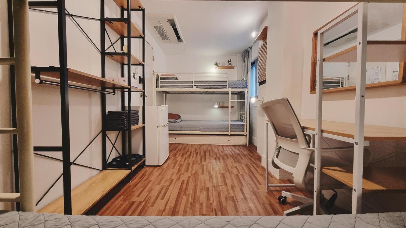 Blue Boat Hostel Myeongdong Seoul Bagian luar foto