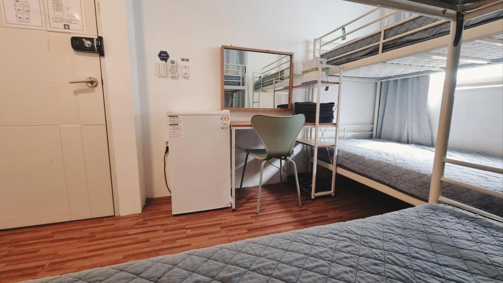 Blue Boat Hostel Myeongdong Seoul Bagian luar foto