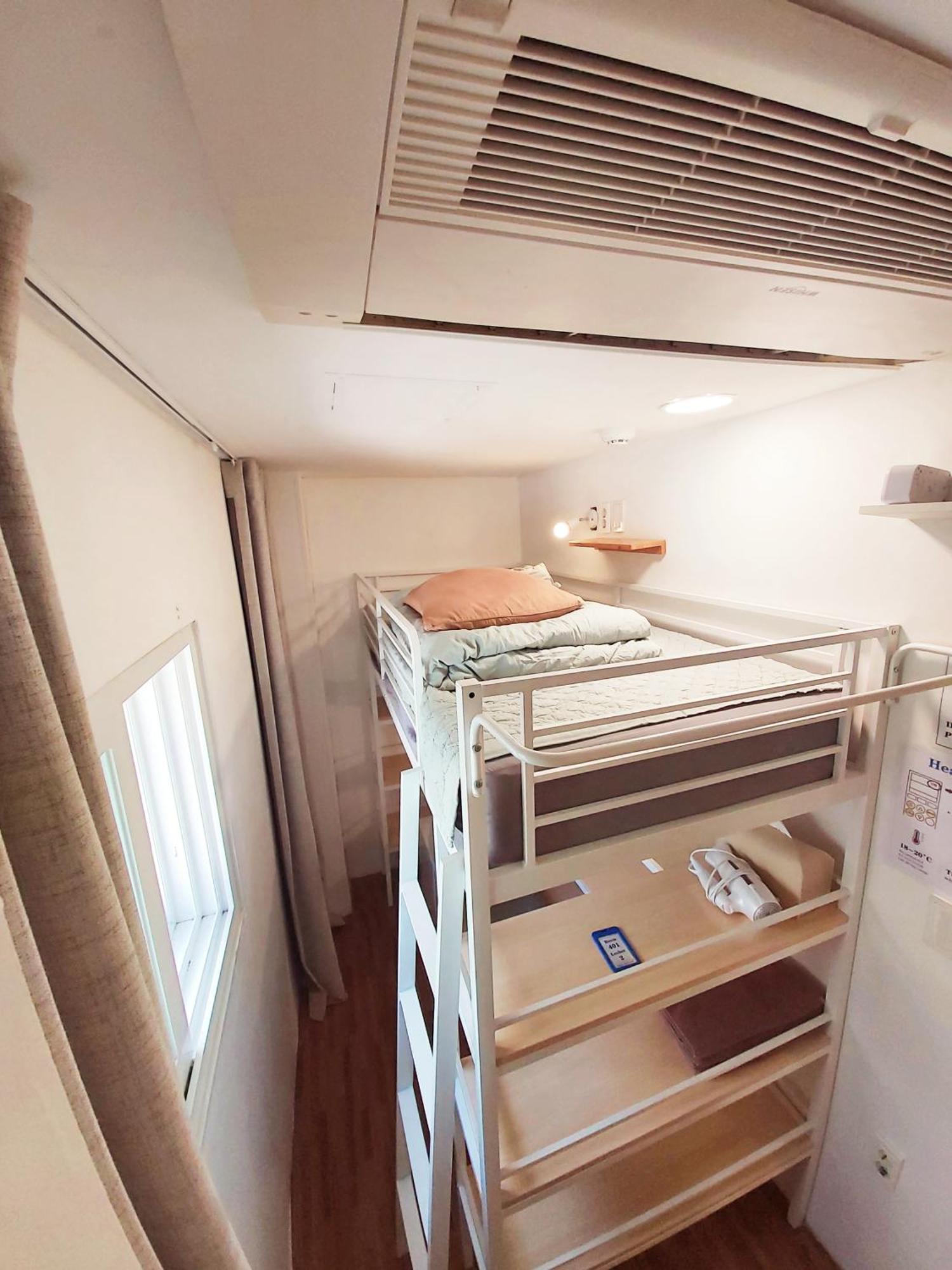 Blue Boat Hostel Myeongdong Seoul Bagian luar foto
