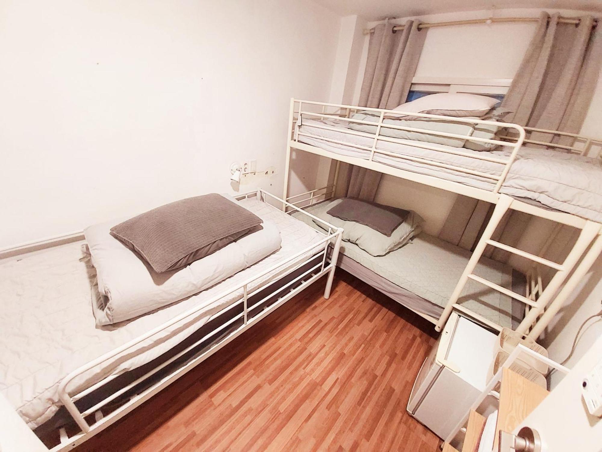 Blue Boat Hostel Myeongdong Seoul Bagian luar foto