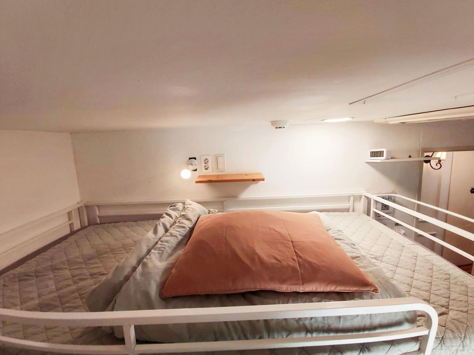 Blue Boat Hostel Myeongdong Seoul Bagian luar foto