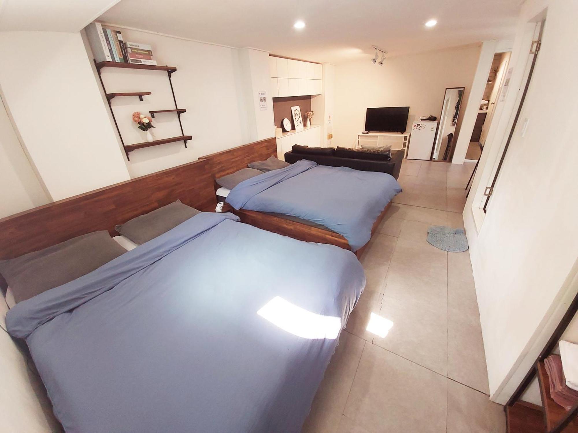 Blue Boat Hostel Myeongdong Seoul Bagian luar foto